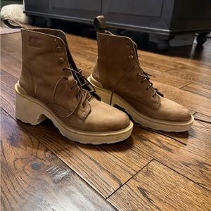 Sorel Tan Leather Lace-Up Platform Boots with Cream Lug Sole
